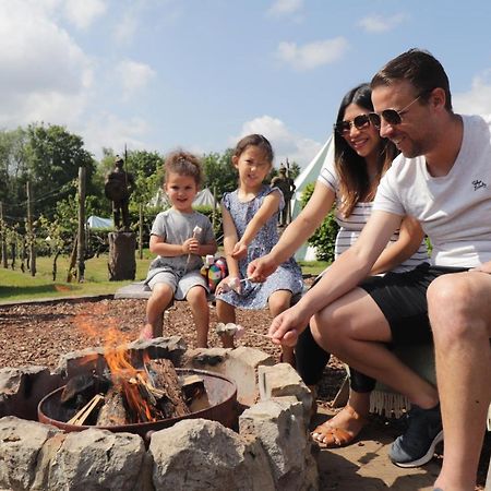 Отель Leeds Castle Knights Glamping Экстерьер фото