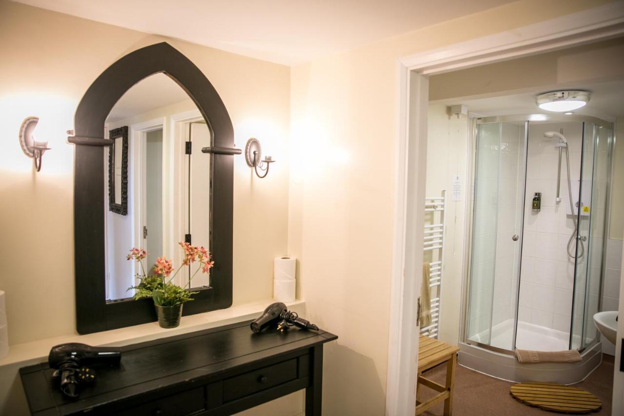 Отель Leeds Castle Knights Glamping Экстерьер фото