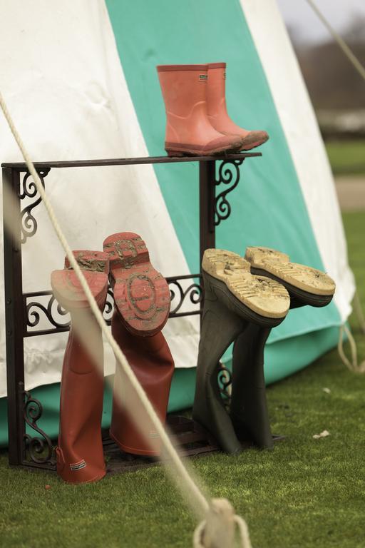 Отель Leeds Castle Knights Glamping Экстерьер фото