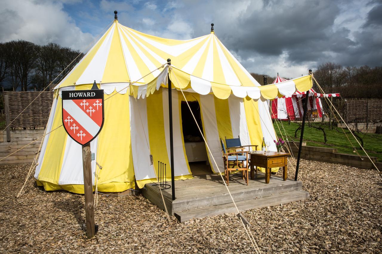 Отель Leeds Castle Knights Glamping Экстерьер фото
