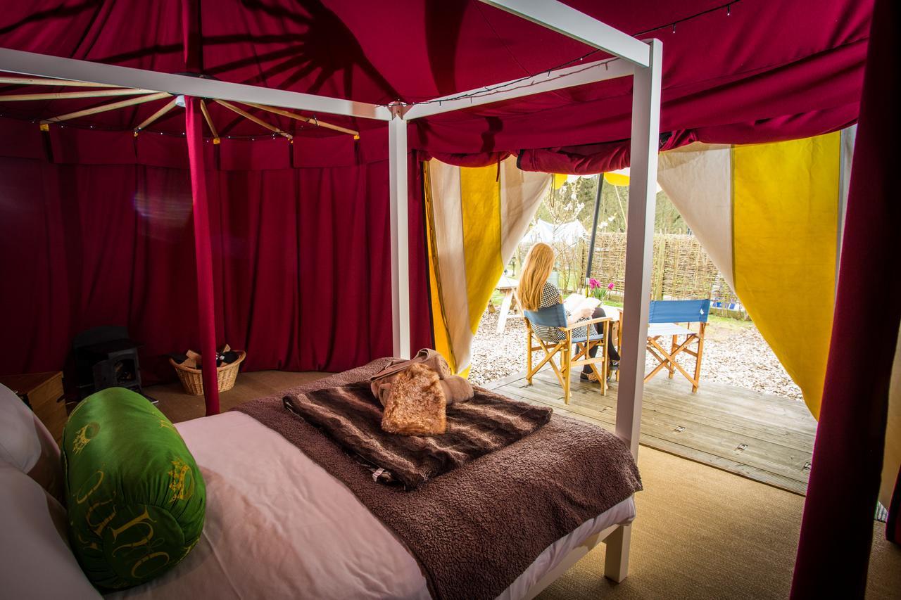 Отель Leeds Castle Knights Glamping Экстерьер фото